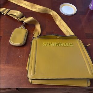 Steve Madden gold purse nwot